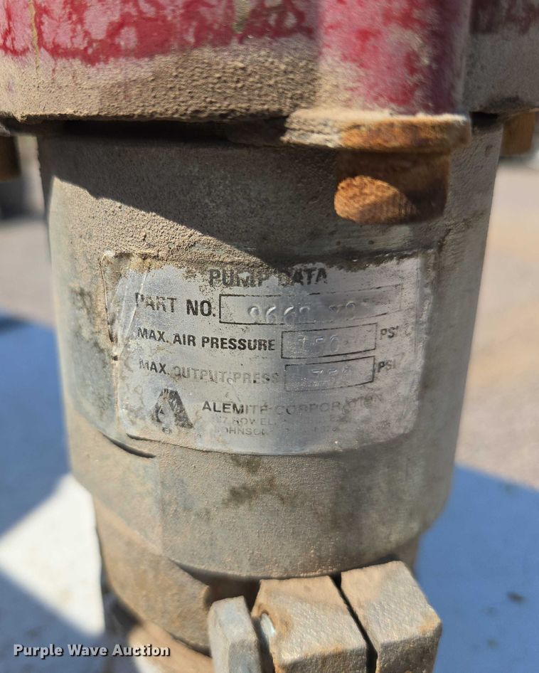 image for item EC1162 (2) fuel tanks