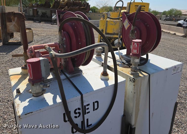 image for item EC1162 (2) fuel tanks