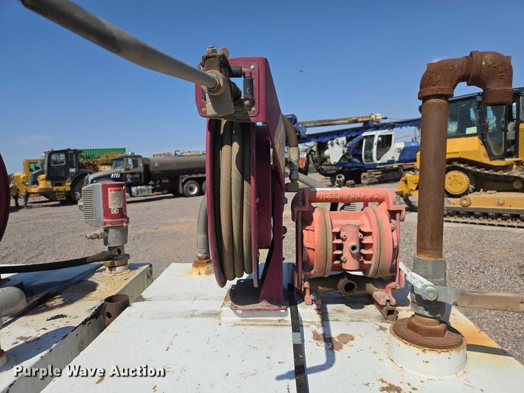 image for item EC1162 (2) fuel tanks