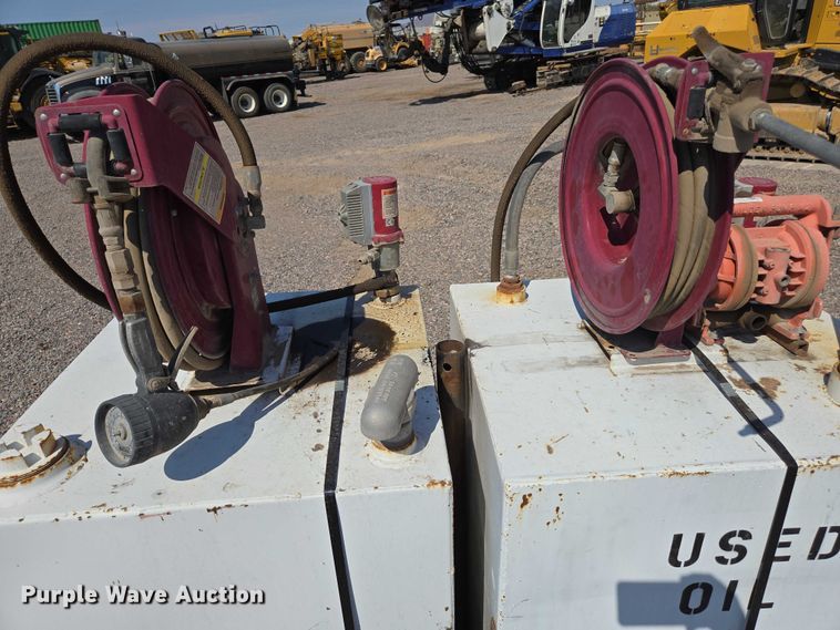 image for item EC1162 (2) fuel tanks