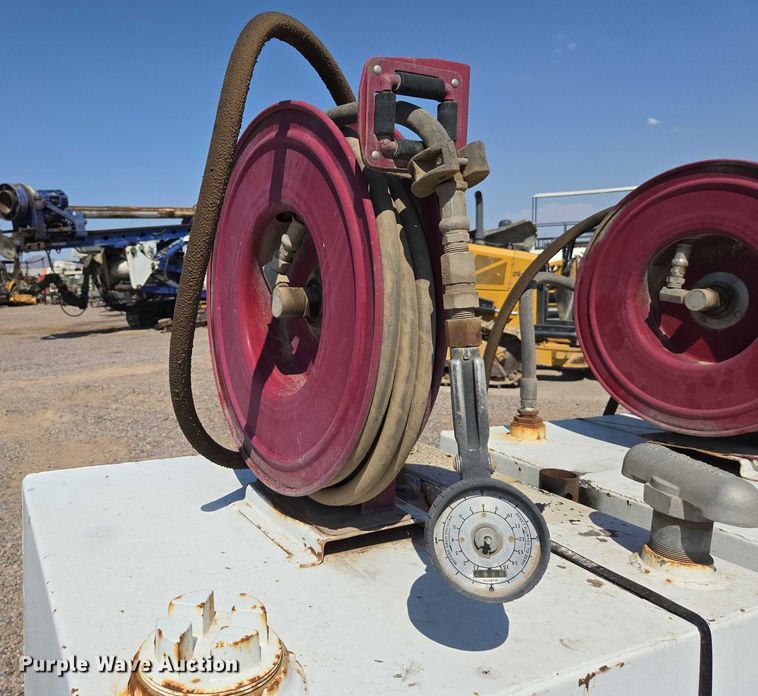 image for item EC1162 (2) fuel tanks