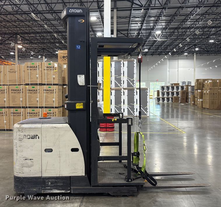 image for item EC4376 2016 Crown SP3520-30 order picker