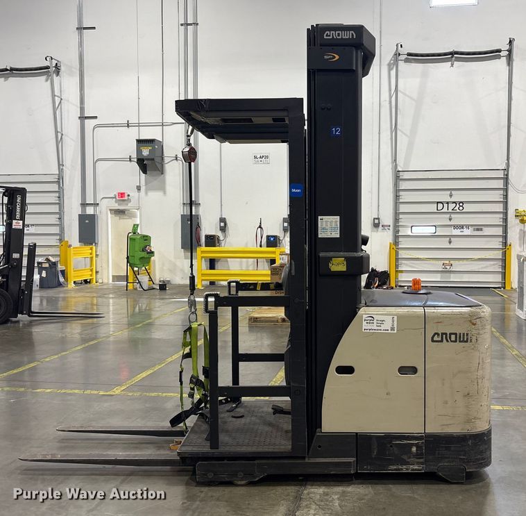 image for item EC4376 2016 Crown SP3520-30 order picker