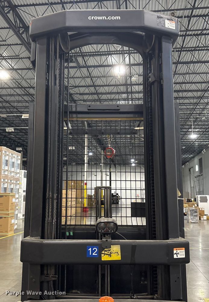 image for item EC4376 2016 Crown SP3520-30 order picker