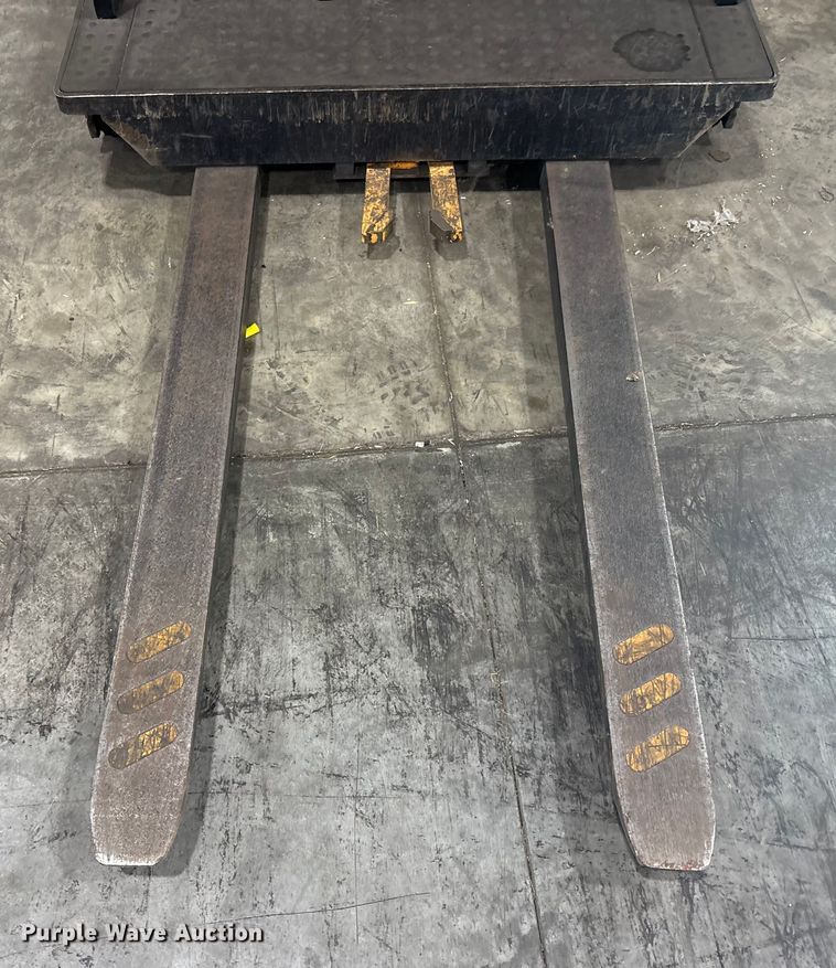 image for item EC4376 2016 Crown SP3520-30 order picker