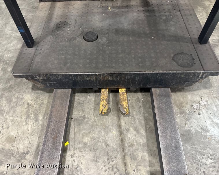 image for item EC4376 2016 Crown SP3520-30 order picker