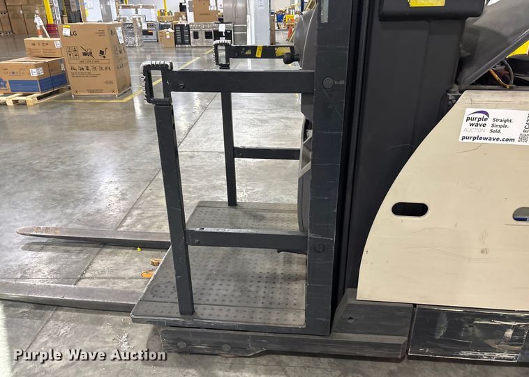 image for item EC4376 2016 Crown SP3520-30 order picker