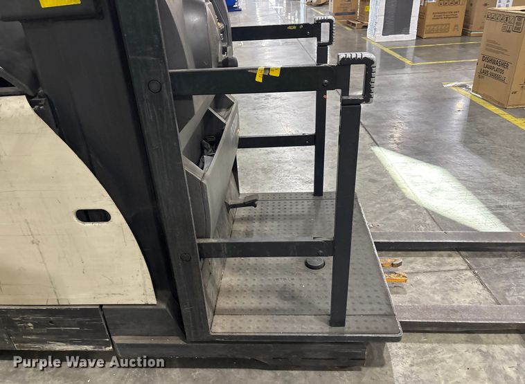 image for item EC4376 2016 Crown SP3520-30 order picker