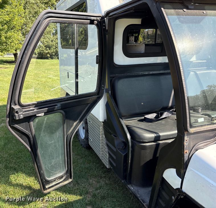 image for item EC4384 2007 Polaris utility vehicle