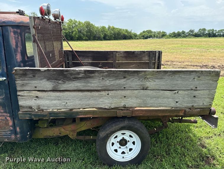 image for item ED4341 Jeep flatbed pickup truck