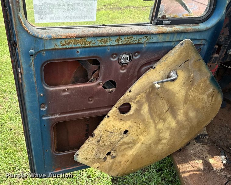 image for item ED4341 Jeep flatbed pickup truck