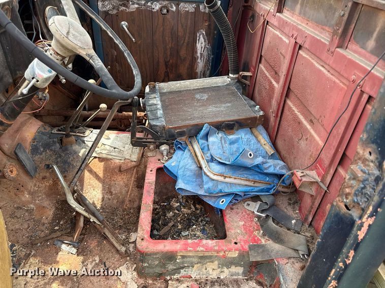 image for item ED4341 Jeep flatbed pickup truck