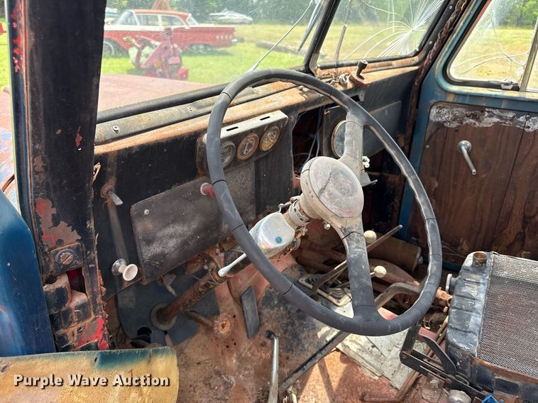 image for item ED4341 Jeep flatbed pickup truck