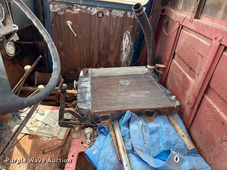 image for item ED4341 Jeep flatbed pickup truck