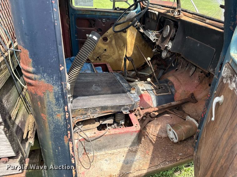 image for item ED4341 Jeep flatbed pickup truck