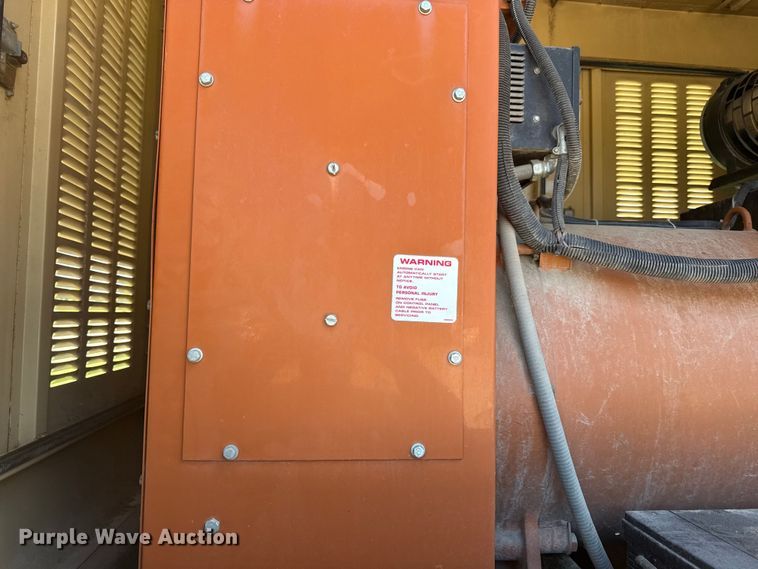 image for item ED4463 2001 Generac 2000 generator