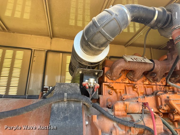 image for item ED4463 2001 Generac 2000 generator