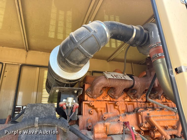 image for item ED4463 2001 Generac 2000 generator