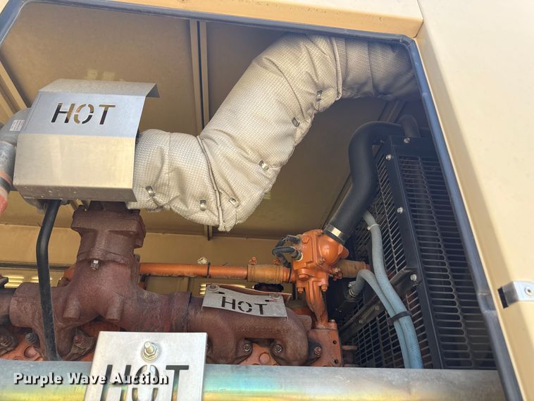 image for item ED4463 2001 Generac 2000 generator