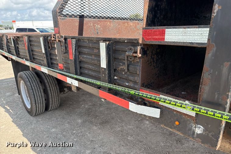 image for item ED5774 2016 Ford F450 Super Duty flatbed truck