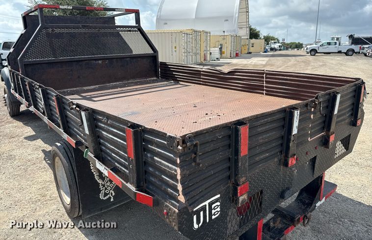 image for item ED5774 2016 Ford F450 Super Duty flatbed truck