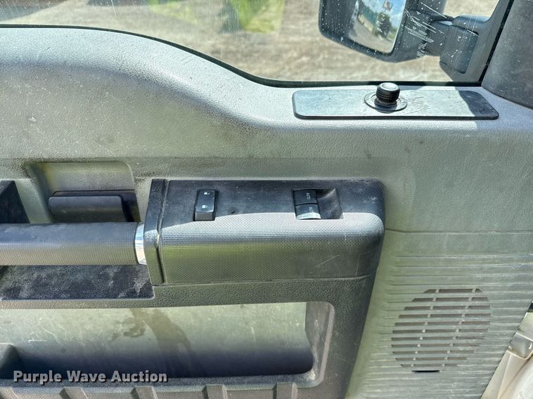 image for item ED5774 2016 Ford F450 Super Duty flatbed truck