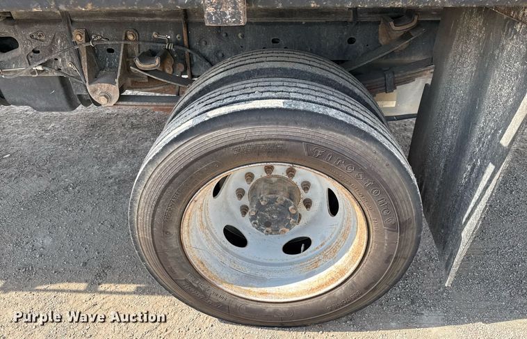 image for item ED5774 2016 Ford F450 Super Duty flatbed truck