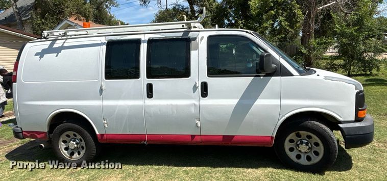 image for item EE3947 2010 Chevrolet Express 1500 van
