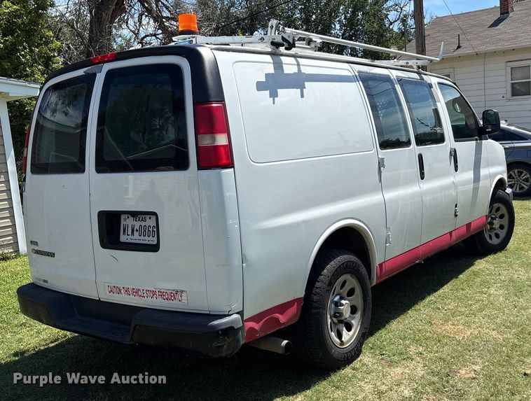image for item EE3947 2010 Chevrolet Express 1500 van
