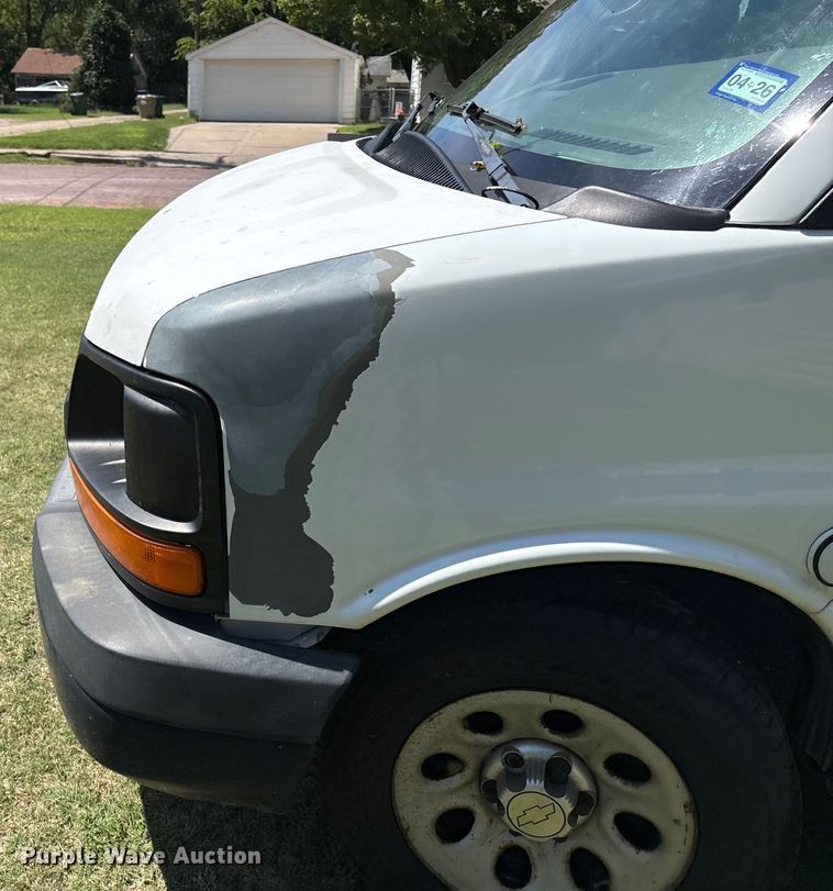 image for item EE3947 2010 Chevrolet Express 1500 van