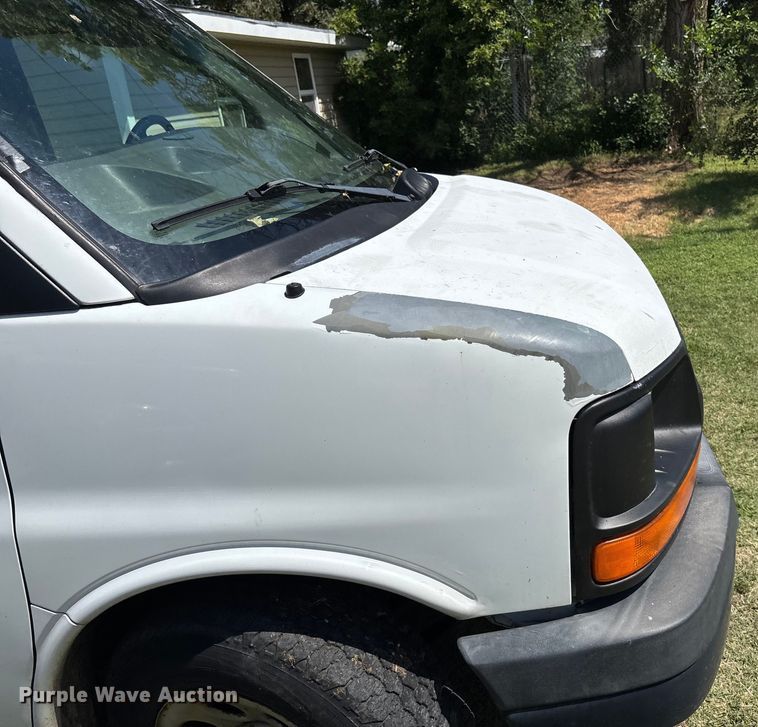 image for item EE3947 2010 Chevrolet Express 1500 van