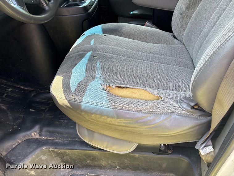 image for item EE3947 2010 Chevrolet Express 1500 van