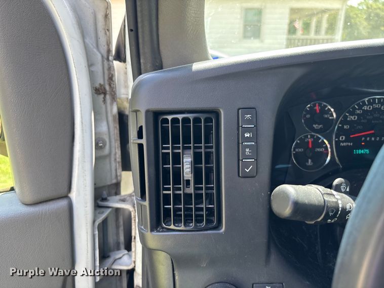 image for item EE3947 2010 Chevrolet Express 1500 van