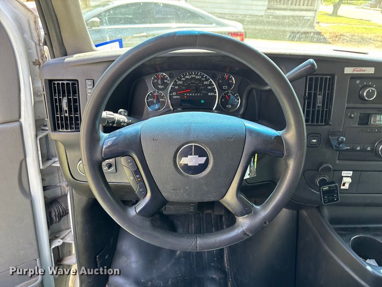 image for item EE3947 2010 Chevrolet Express 1500 van