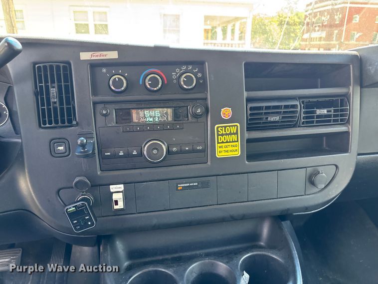 image for item EE3947 2010 Chevrolet Express 1500 van