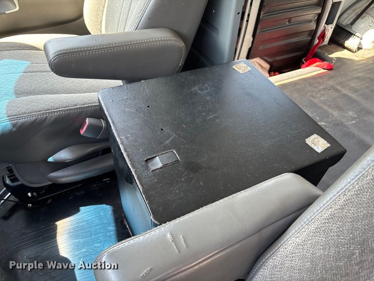 image for item EE3947 2010 Chevrolet Express 1500 van