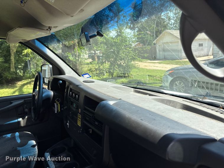 image for item EE3947 2010 Chevrolet Express 1500 van