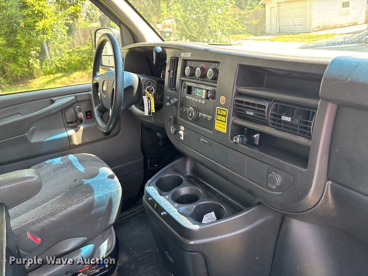 image for item EE3947 2010 Chevrolet Express 1500 van