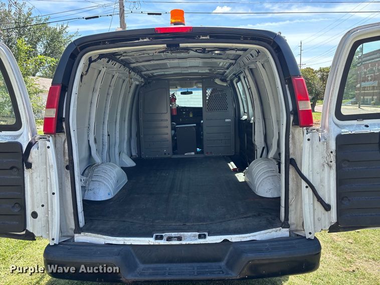 image for item EE3947 2010 Chevrolet Express 1500 van