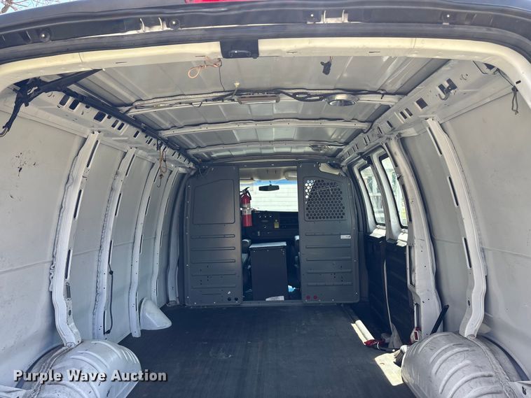 image for item EE3947 2010 Chevrolet Express 1500 van