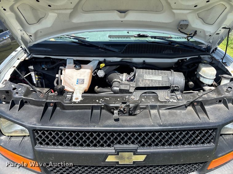 image for item EE3947 2010 Chevrolet Express 1500 van