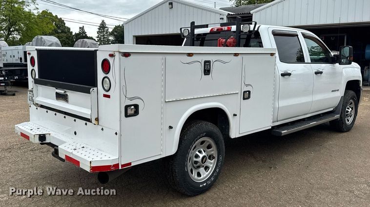 image for item EF2032 2018 Chevrolet Silverado 3500HD Crew Cab utility bed pickup truck