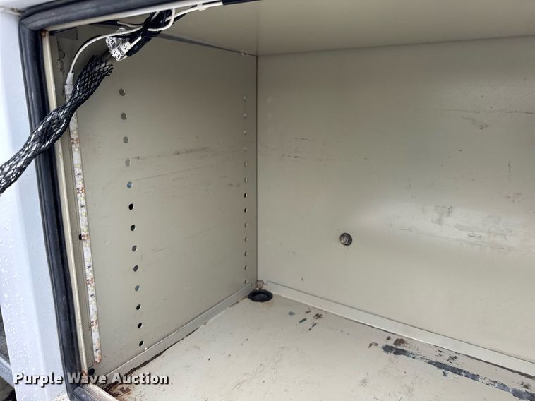 image for item EF2032 2018 Chevrolet Silverado 3500HD Crew Cab utility bed pickup truck