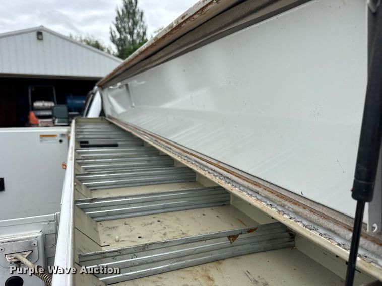 image for item EF2032 2018 Chevrolet Silverado 3500HD Crew Cab utility bed pickup truck