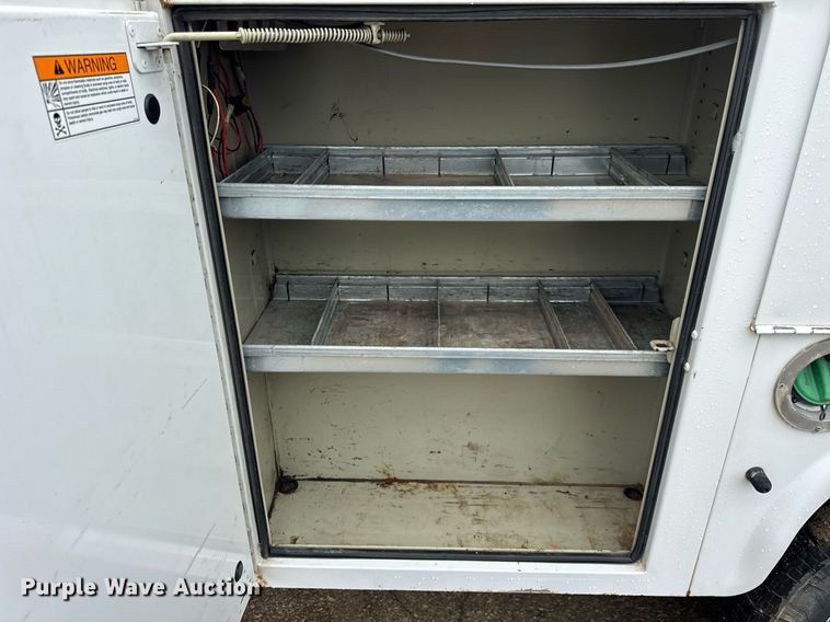 image for item EF2032 2018 Chevrolet Silverado 3500HD Crew Cab utility bed pickup truck