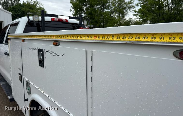 image for item EF2032 2018 Chevrolet Silverado 3500HD Crew Cab utility bed pickup truck