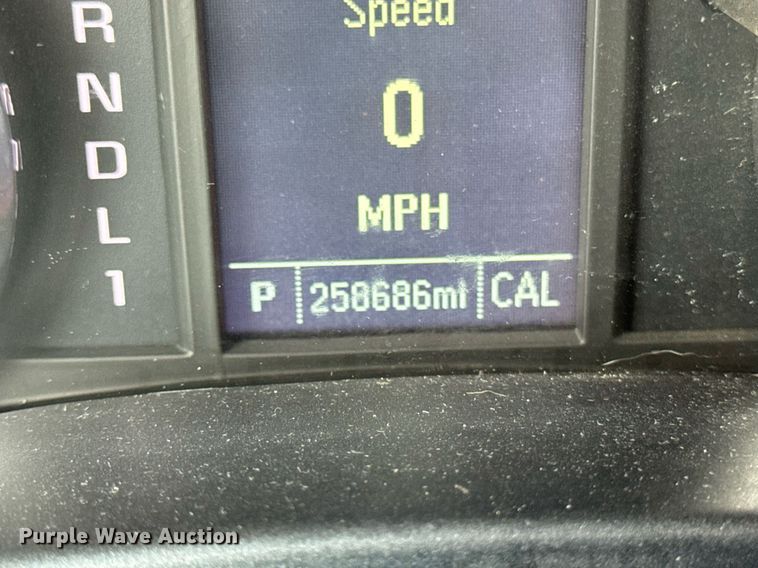 image for item EF2032 2018 Chevrolet Silverado 3500HD Crew Cab utility bed pickup truck