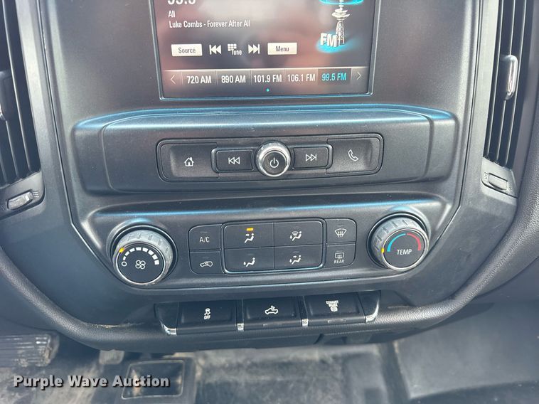 image for item EF2032 2018 Chevrolet Silverado 3500HD Crew Cab utility bed pickup truck