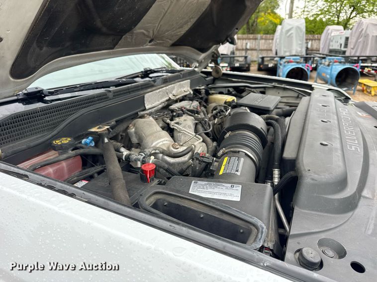 image for item EF2032 2018 Chevrolet Silverado 3500HD Crew Cab utility bed pickup truck