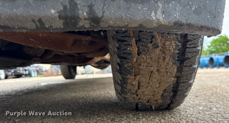 image for item EF2032 2018 Chevrolet Silverado 3500HD Crew Cab utility bed pickup truck